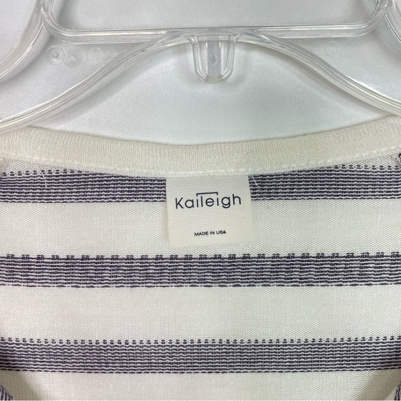 Stitch Fix l Kaileigh Split Neck Top, Small - Picture 5 of 7